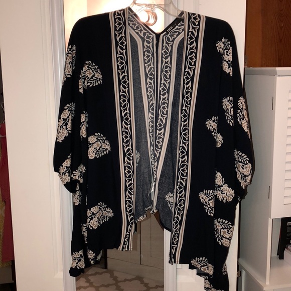 Ina Other - Gorgeous Navy and Gold Leaf Kimono